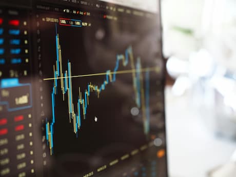 现货白银持仓费用标准